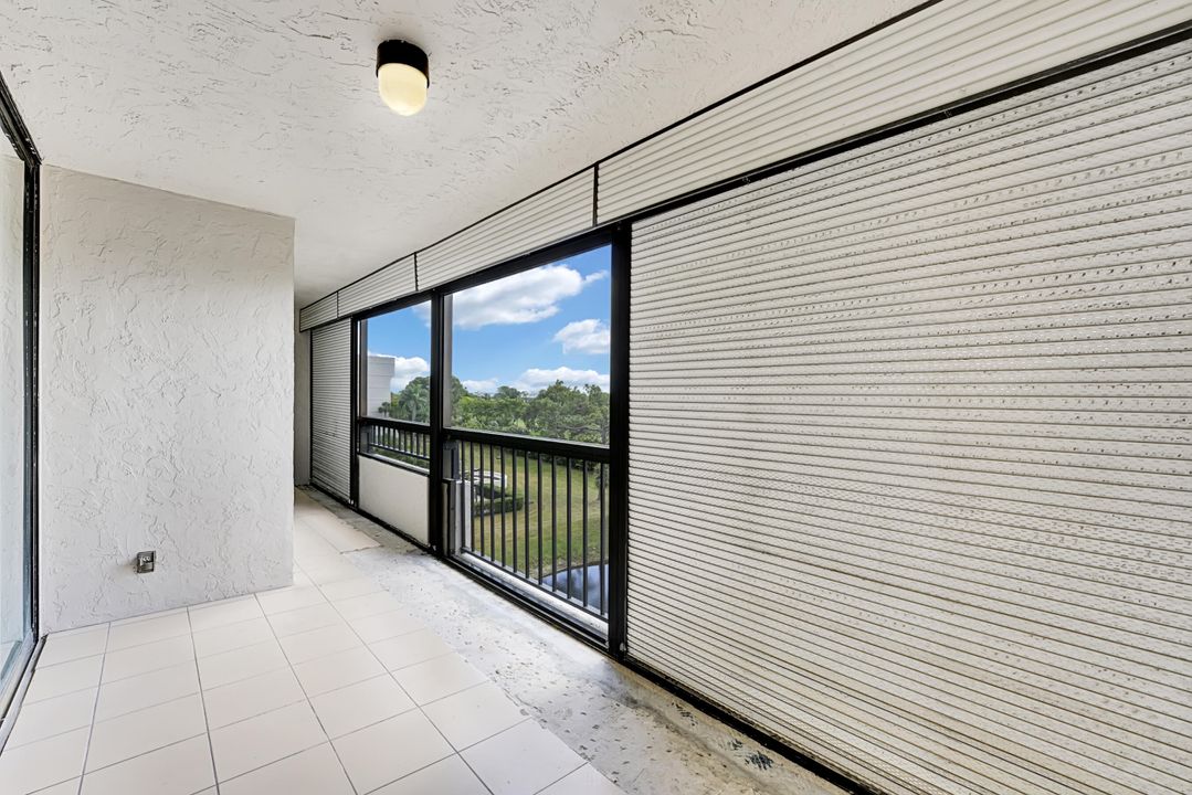 Active With Contract: $149,999 (2 beds, 2 baths, 1207 Square Feet)