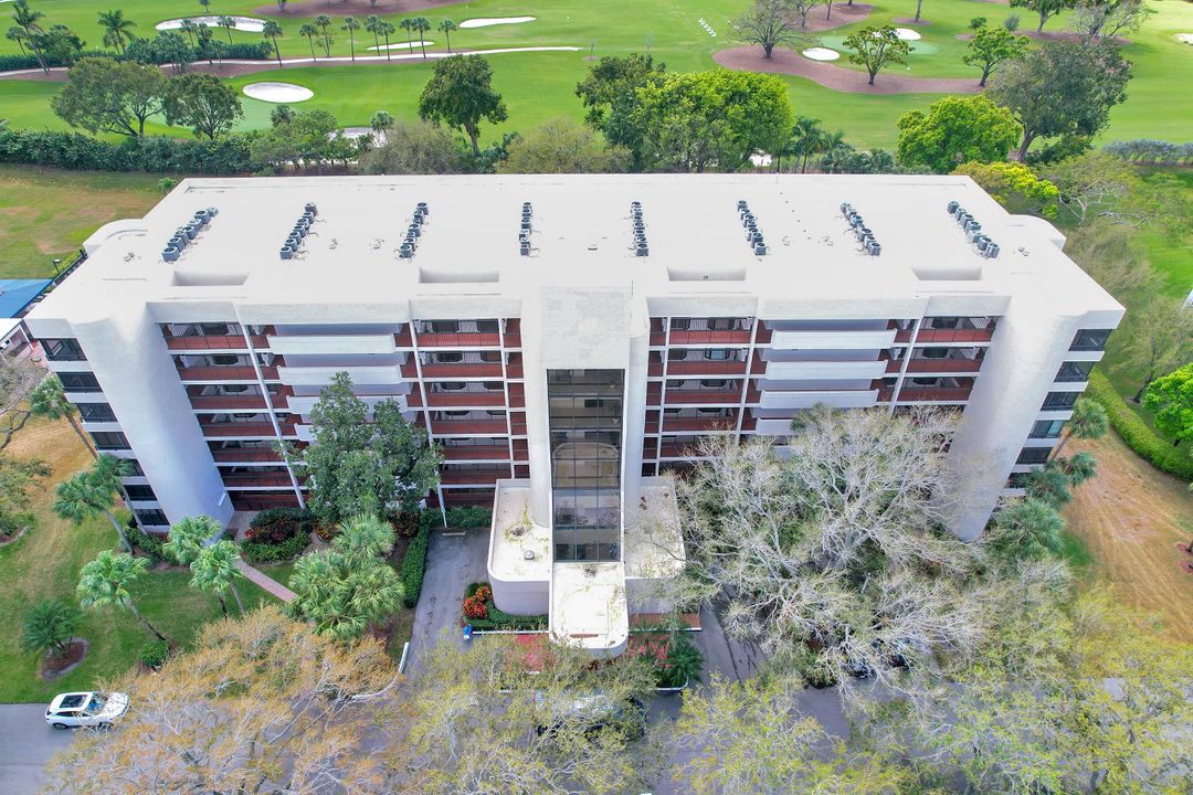 Active With Contract: $149,999 (2 beds, 2 baths, 1207 Square Feet)