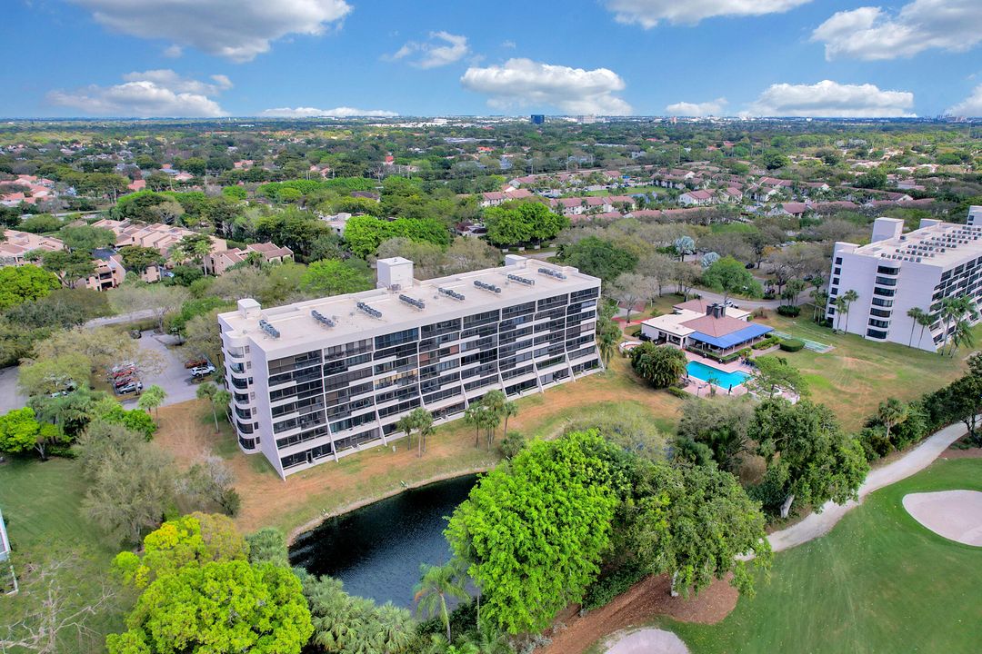 Active With Contract: $149,999 (2 beds, 2 baths, 1207 Square Feet)