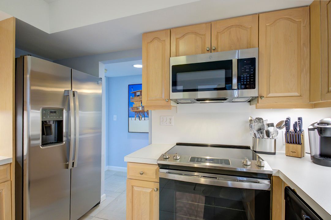 For Rent: $17,500 (2 beds, 2 baths, 1753 Square Feet)