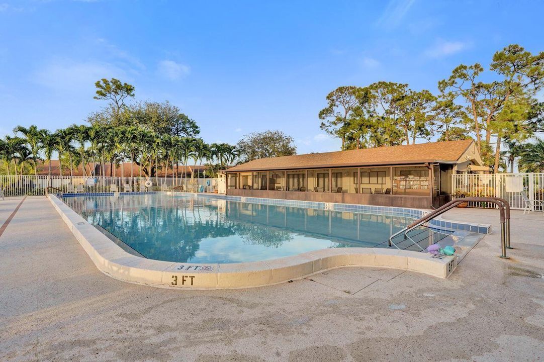 待售: $242,000 (2 贝兹, 2 浴室, 1370 平方英尺)