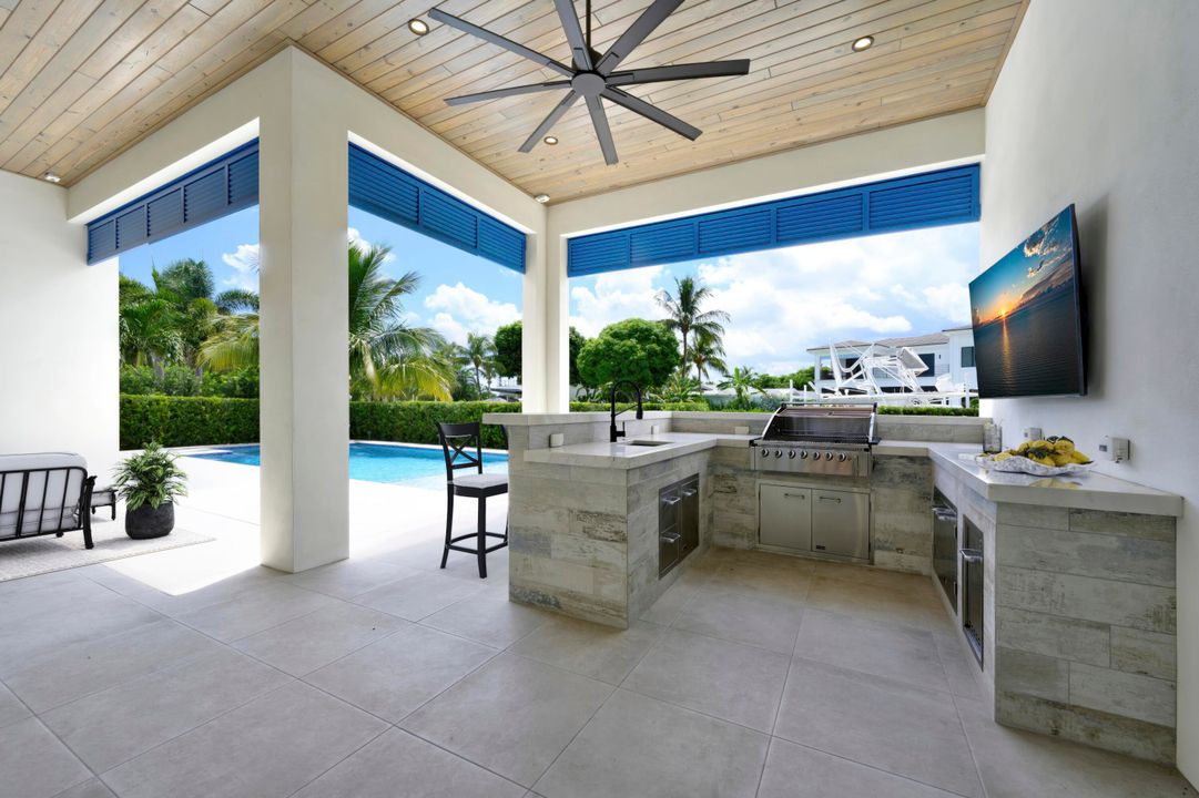 Active With Contract: $3,995,000 (4 beds, 3 baths, 3410 Square Feet)