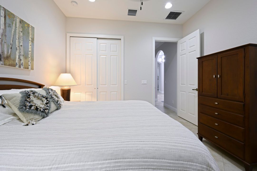 Active With Contract: $1,010,000 (3 beds, 2 baths, 2247 Square Feet)