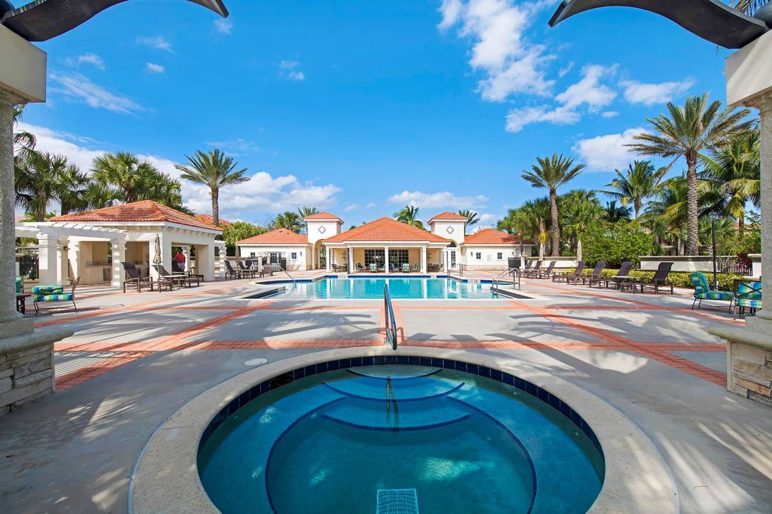 Active With Contract: $1,010,000 (3 beds, 2 baths, 2247 Square Feet)