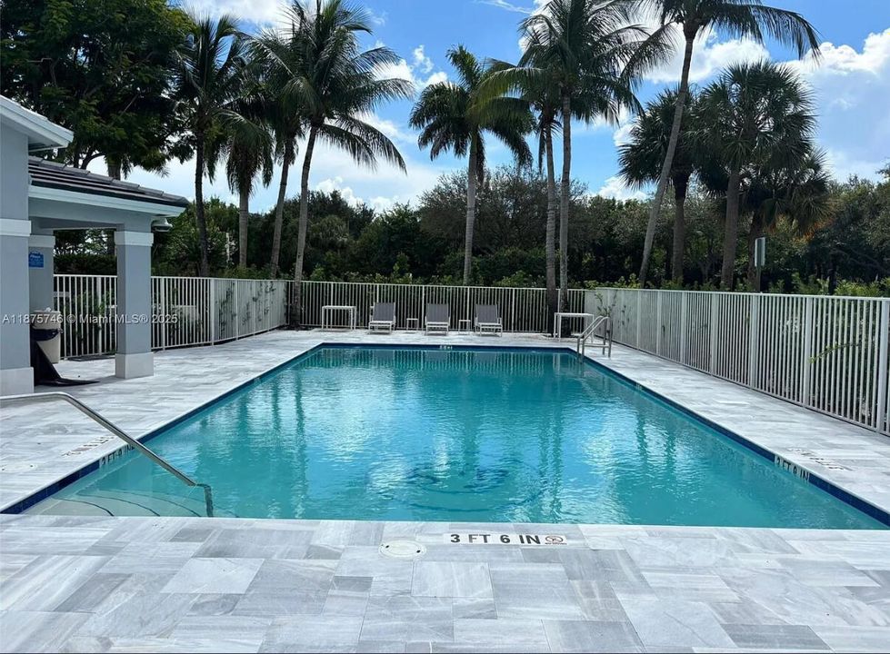 For Rent: $2,900 (2 beds, 2 baths, 1283 Square Feet)