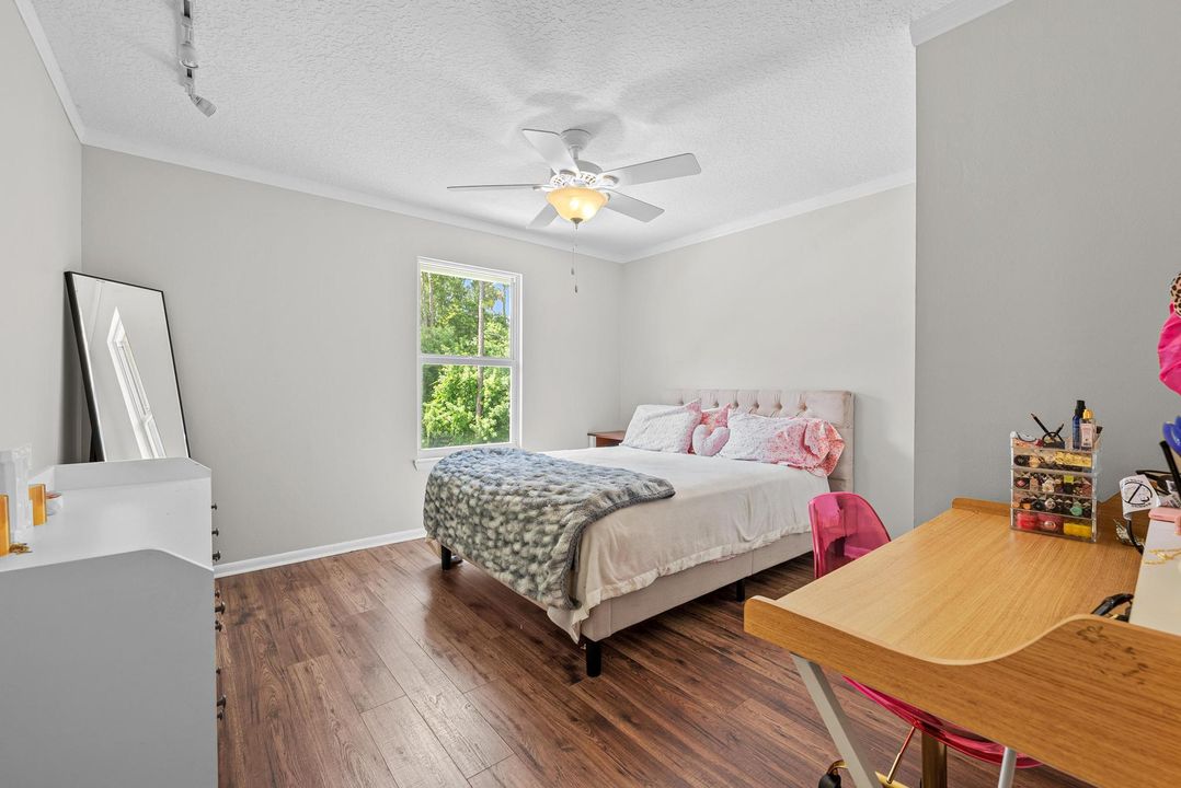 待售: $999,000 (4 贝兹, 2 浴室, 2309 平方英尺)