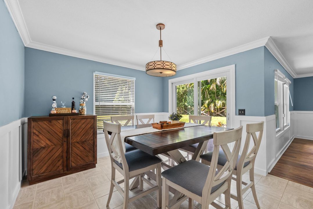 待售: $999,000 (4 贝兹, 2 浴室, 2309 平方英尺)