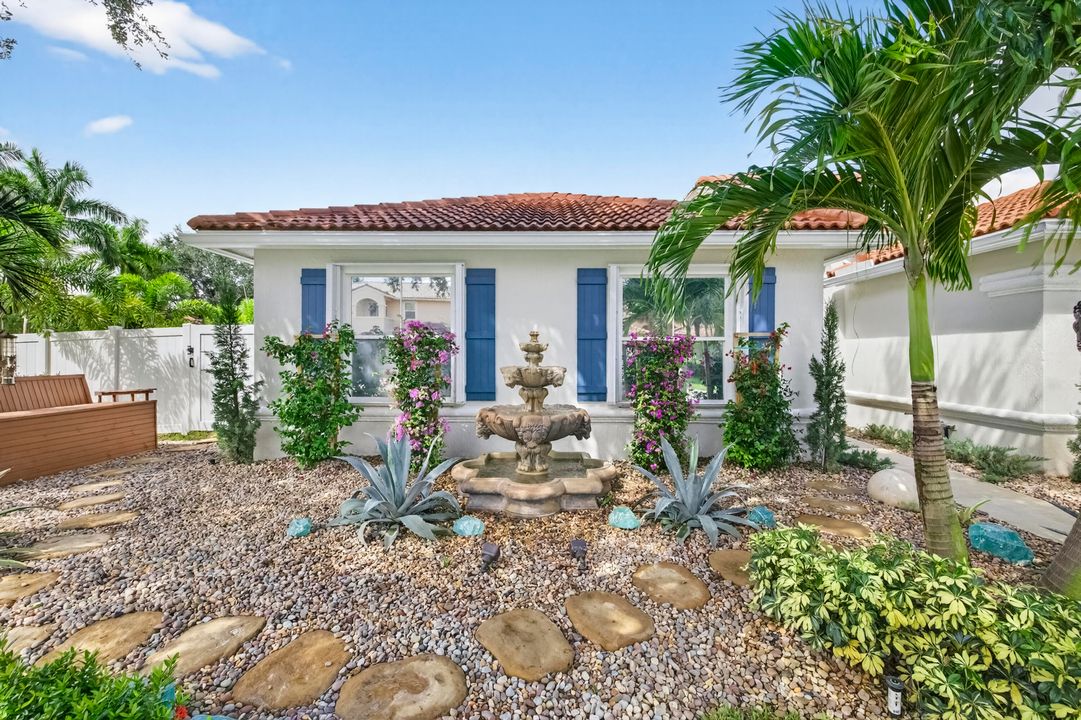 For Sale: $1,199,999 (4 beds, 2 baths, 2372 Square Feet)