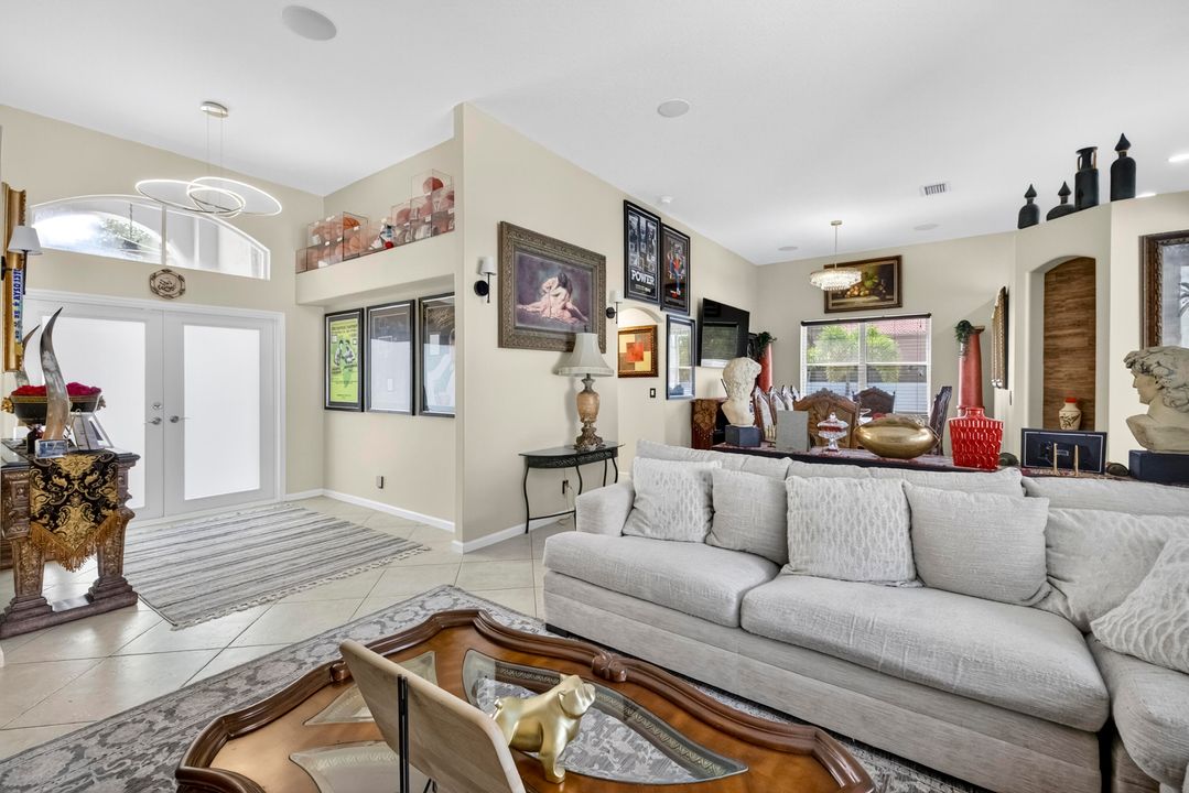 For Sale: $1,199,999 (4 beds, 2 baths, 2372 Square Feet)