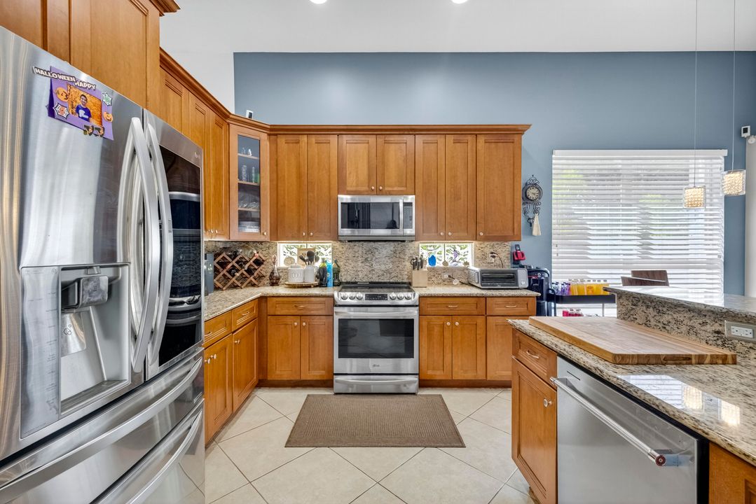 For Sale: $1,199,999 (4 beds, 2 baths, 2372 Square Feet)