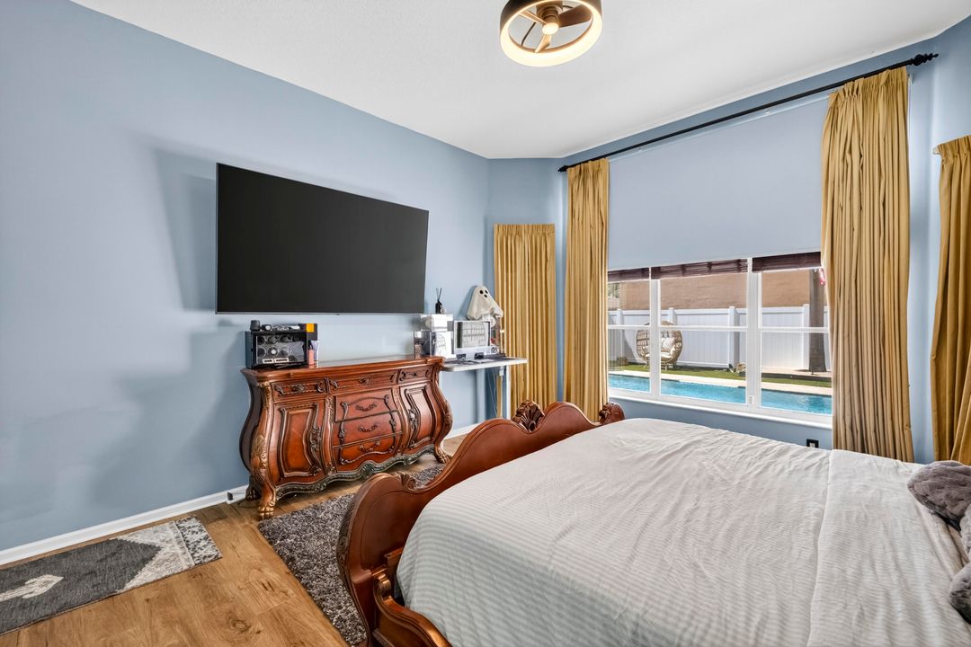 For Sale: $1,199,999 (4 beds, 2 baths, 2372 Square Feet)