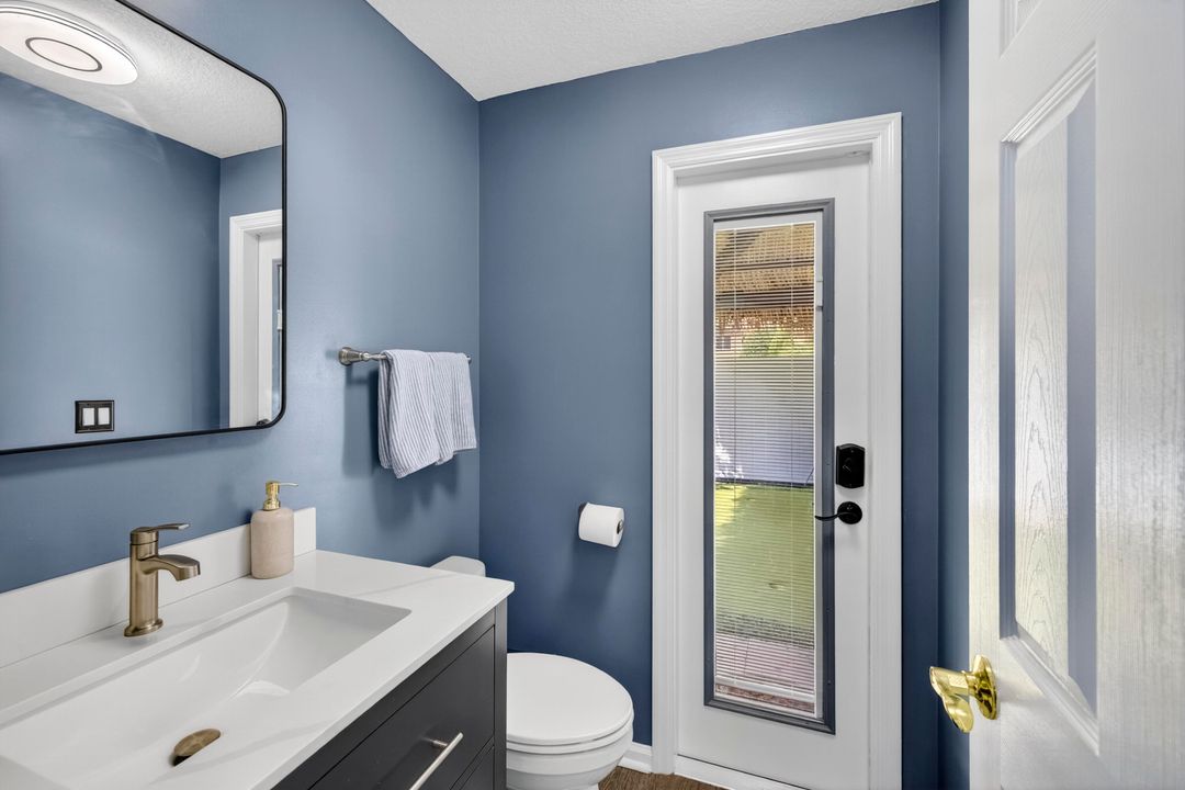 For Sale: $1,199,999 (4 beds, 2 baths, 2372 Square Feet)