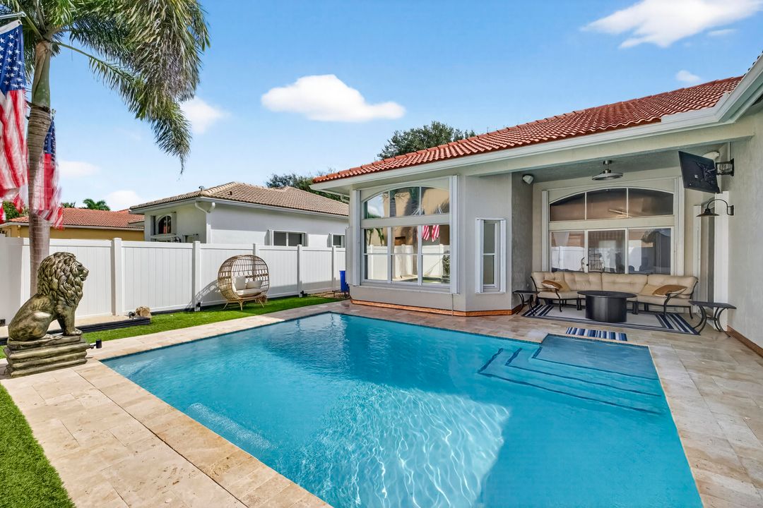 For Sale: $1,199,999 (4 beds, 2 baths, 2372 Square Feet)