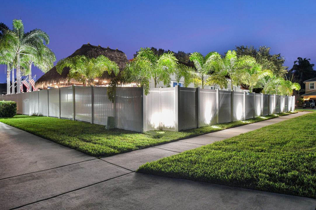 For Sale: $1,199,999 (4 beds, 2 baths, 2372 Square Feet)