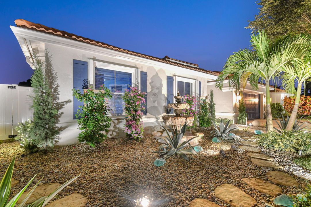 For Sale: $1,199,999 (4 beds, 2 baths, 2372 Square Feet)