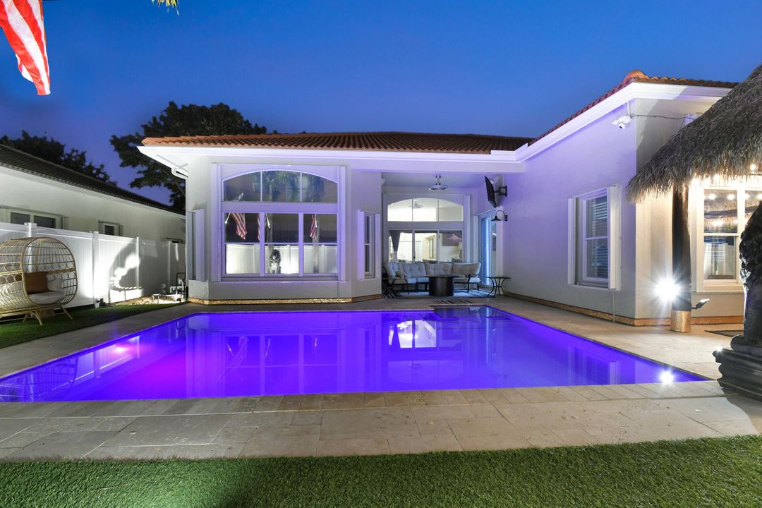 For Sale: $1,199,999 (4 beds, 2 baths, 2372 Square Feet)