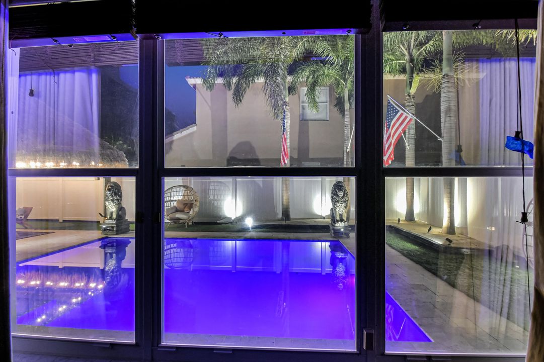 For Sale: $1,199,999 (4 beds, 2 baths, 2372 Square Feet)