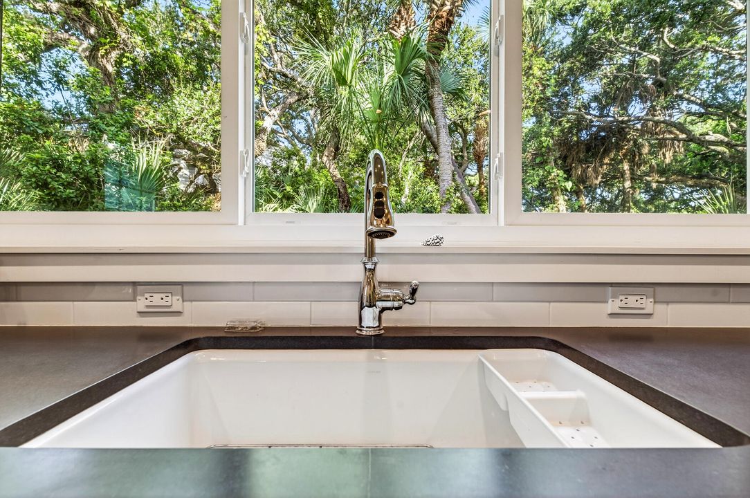 待售: $799,900 (2 贝兹, 2 浴室, 1450 平方英尺)