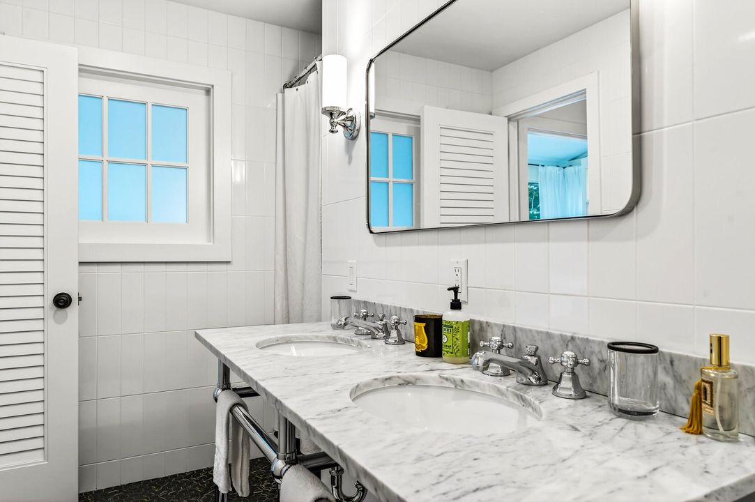 待售: $799,900 (2 贝兹, 2 浴室, 1450 平方英尺)