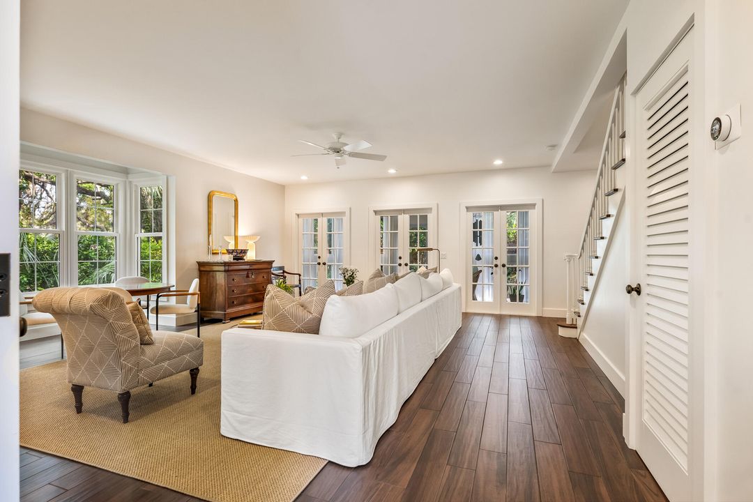 待售: $799,900 (2 贝兹, 2 浴室, 1450 平方英尺)