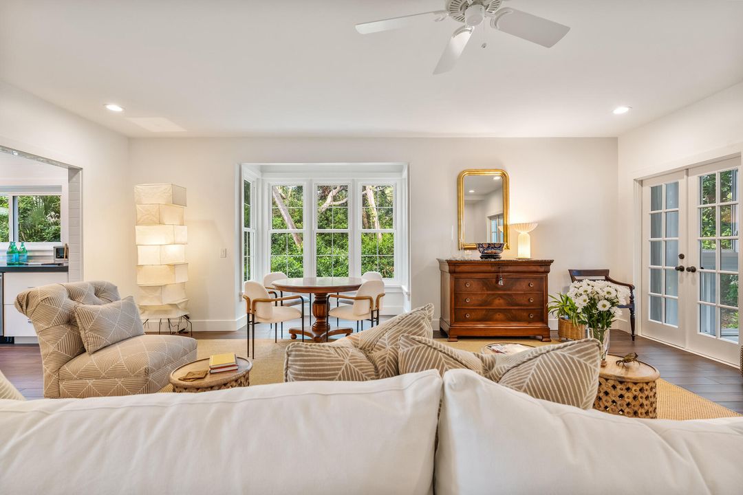 待售: $799,900 (2 贝兹, 2 浴室, 1450 平方英尺)