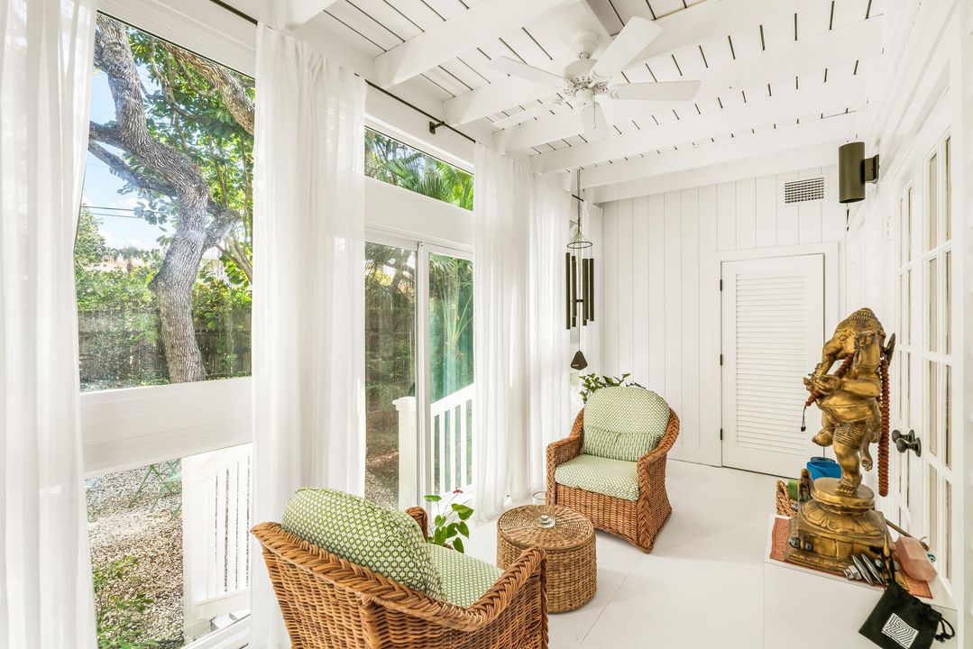 待售: $799,900 (2 贝兹, 2 浴室, 1450 平方英尺)