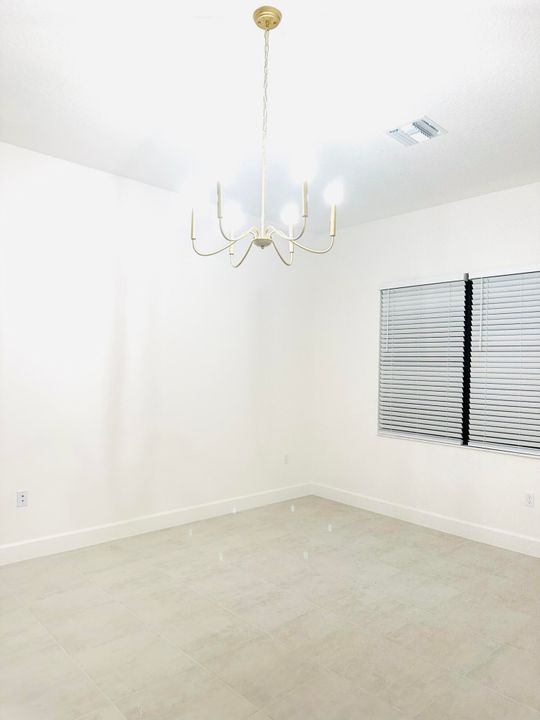 For Rent: $4,500 (3 beds, 2 baths, 2580 Square Feet)