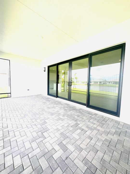 For Rent: $4,500 (3 beds, 2 baths, 2580 Square Feet)