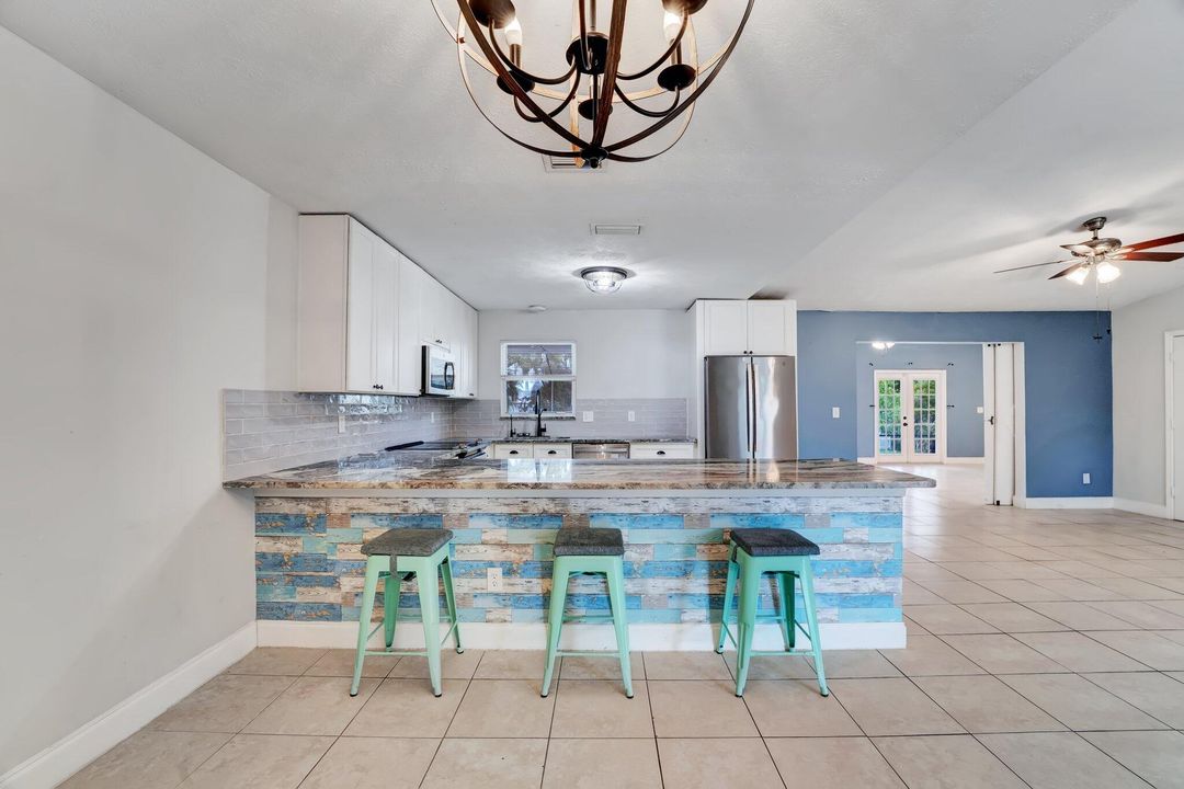 For Rent: $3,550 (3 beds, 2 baths, 1915 Square Feet)