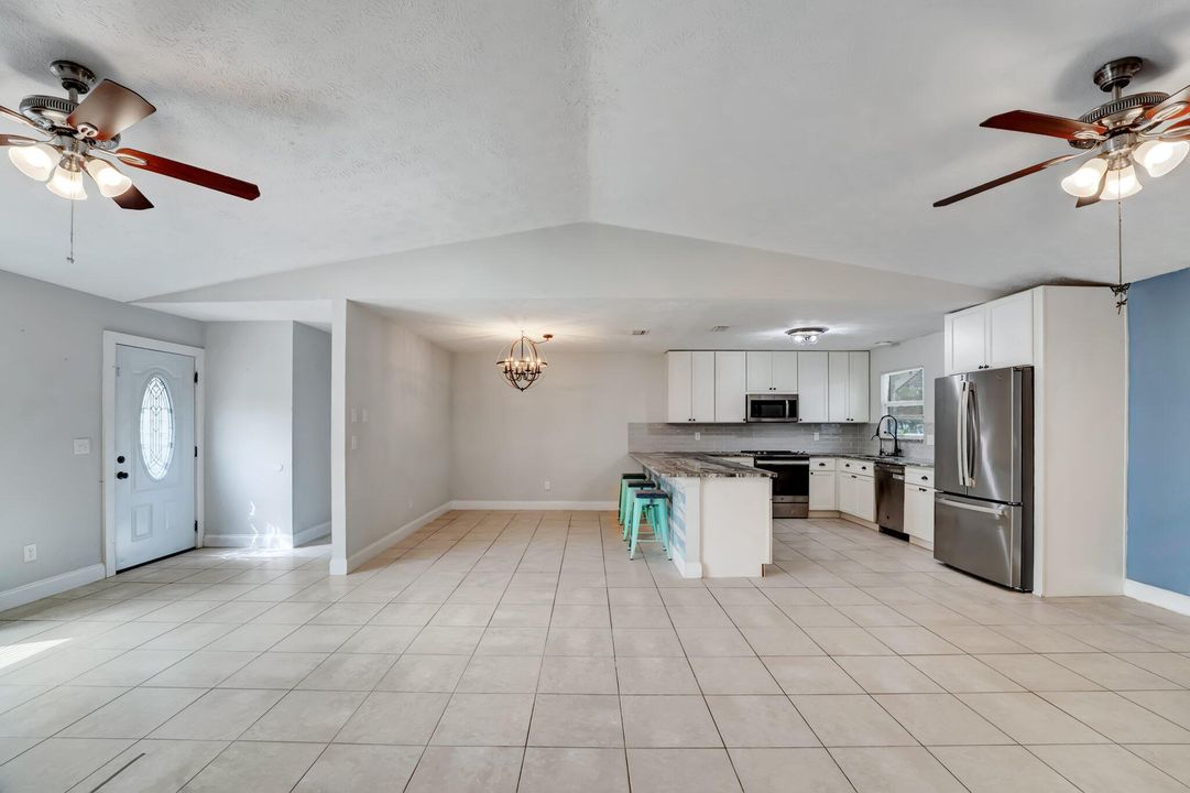 For Rent: $3,550 (3 beds, 2 baths, 1915 Square Feet)