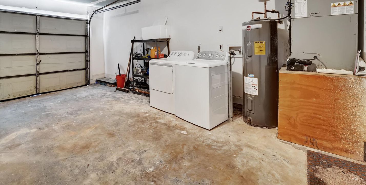 For Rent: $3,550 (3 beds, 2 baths, 1915 Square Feet)