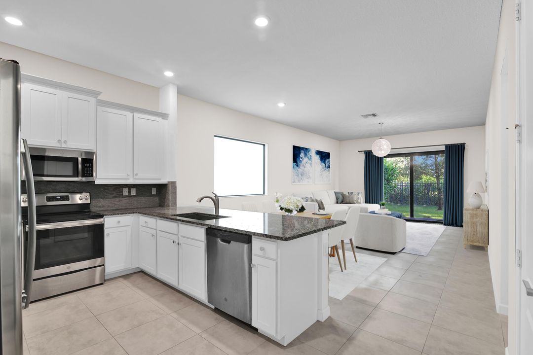 合同活跃: $550,000 (3 贝兹, 2 浴室, 2062 平方英尺)