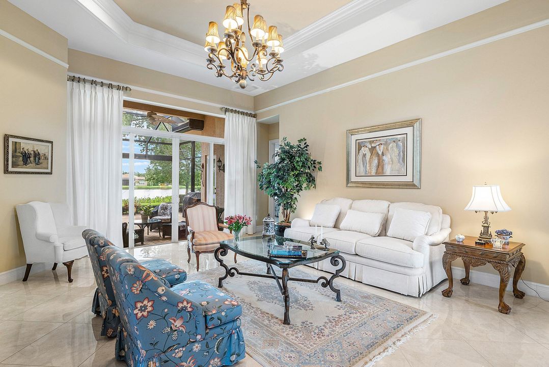 Activo con contrato: $1,375,000 (4 camas, 3 baños, 3316 Pies cuadrados)