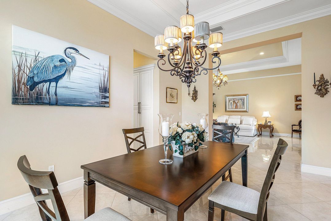 Activo con contrato: $1,375,000 (4 camas, 3 baños, 3316 Pies cuadrados)