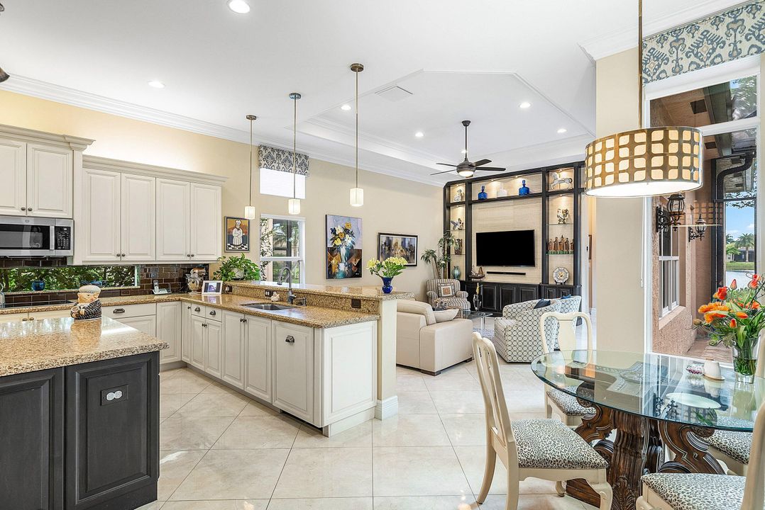 Activo con contrato: $1,375,000 (4 camas, 3 baños, 3316 Pies cuadrados)