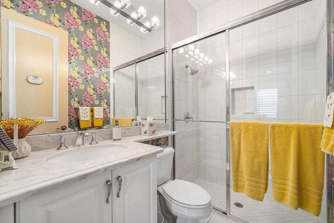 Activo con contrato: $1,375,000 (4 camas, 3 baños, 3316 Pies cuadrados)