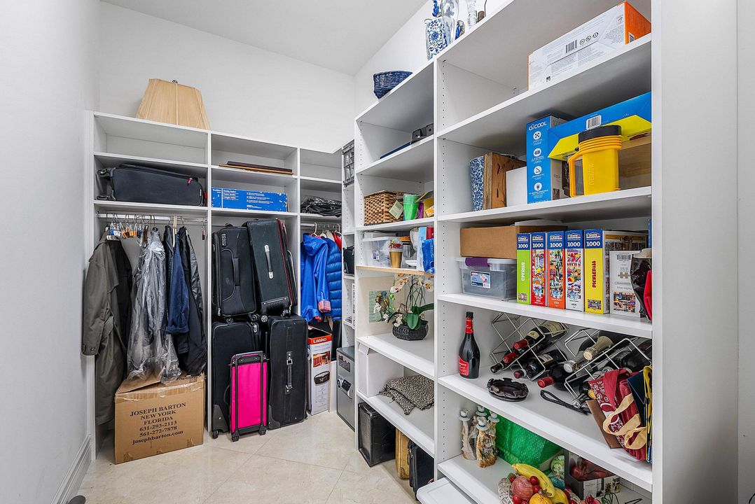 Activo con contrato: $1,375,000 (4 camas, 3 baños, 3316 Pies cuadrados)