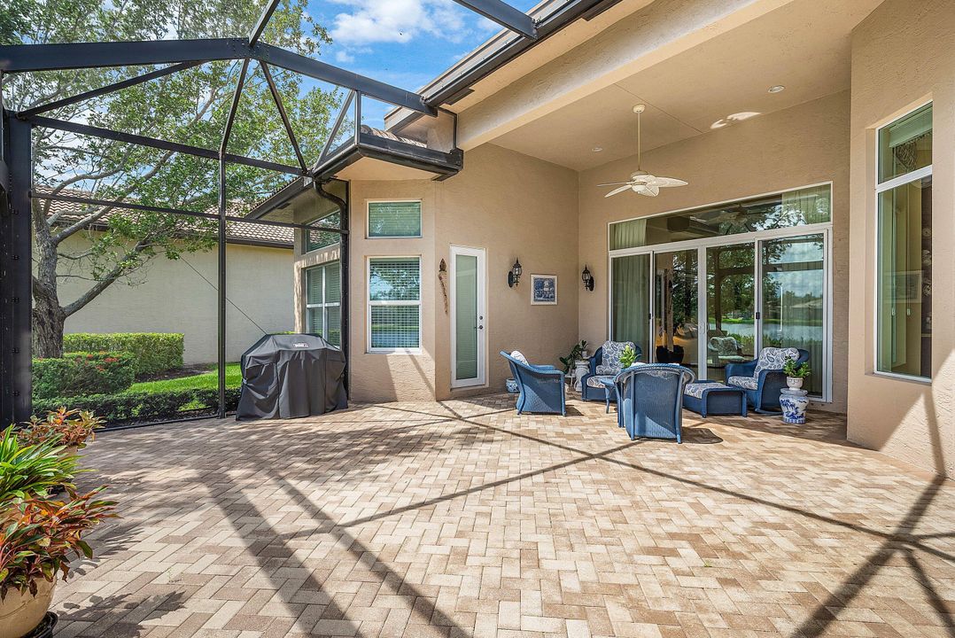 Activo con contrato: $1,375,000 (4 camas, 3 baños, 3316 Pies cuadrados)