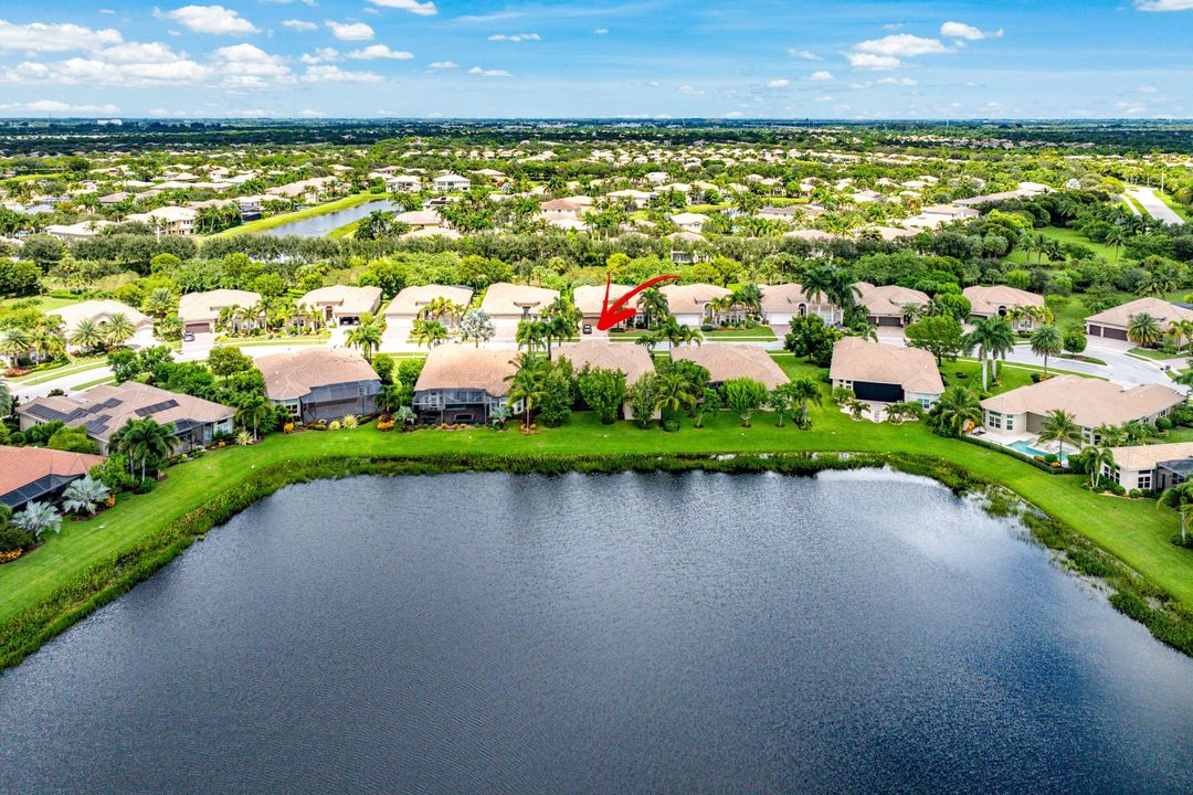 Activo con contrato: $1,375,000 (4 camas, 3 baños, 3316 Pies cuadrados)