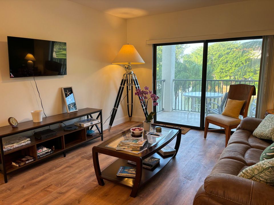 For Rent: $4,200 (2 beds, 2 baths, 1200 Square Feet)