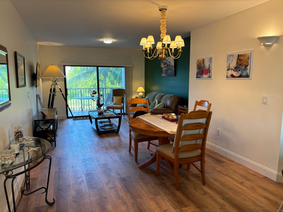 For Rent: $4,200 (2 beds, 2 baths, 1200 Square Feet)