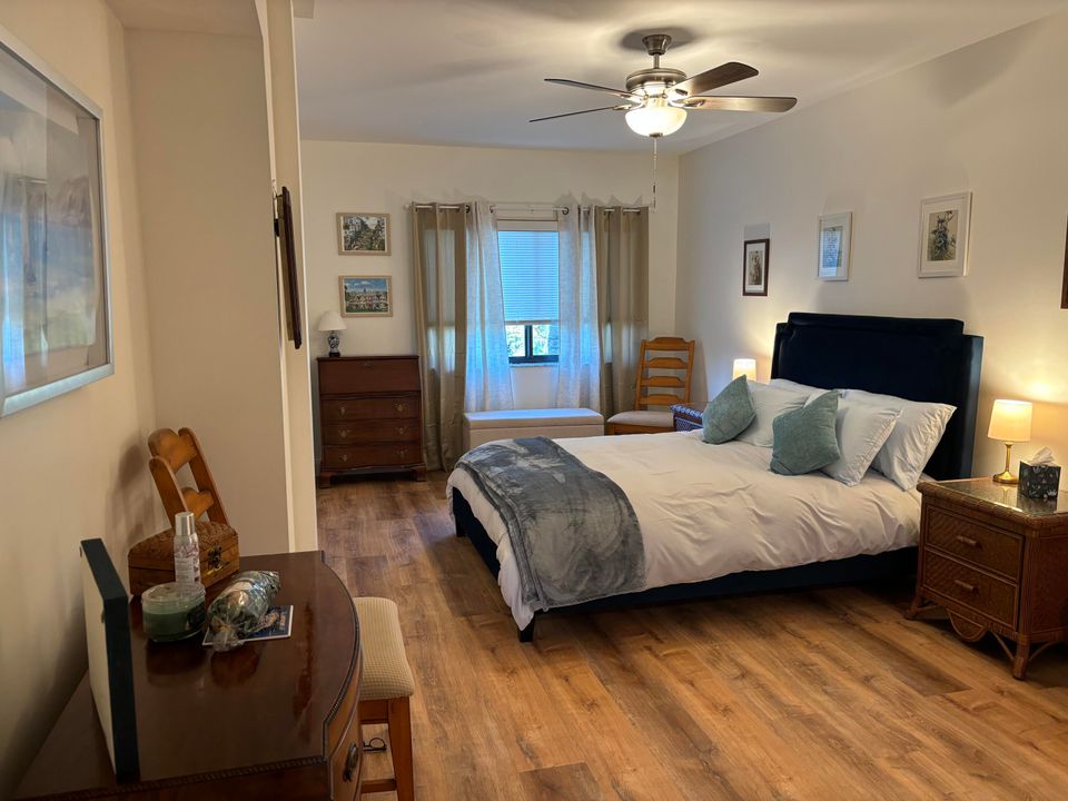 For Rent: $4,200 (2 beds, 2 baths, 1200 Square Feet)