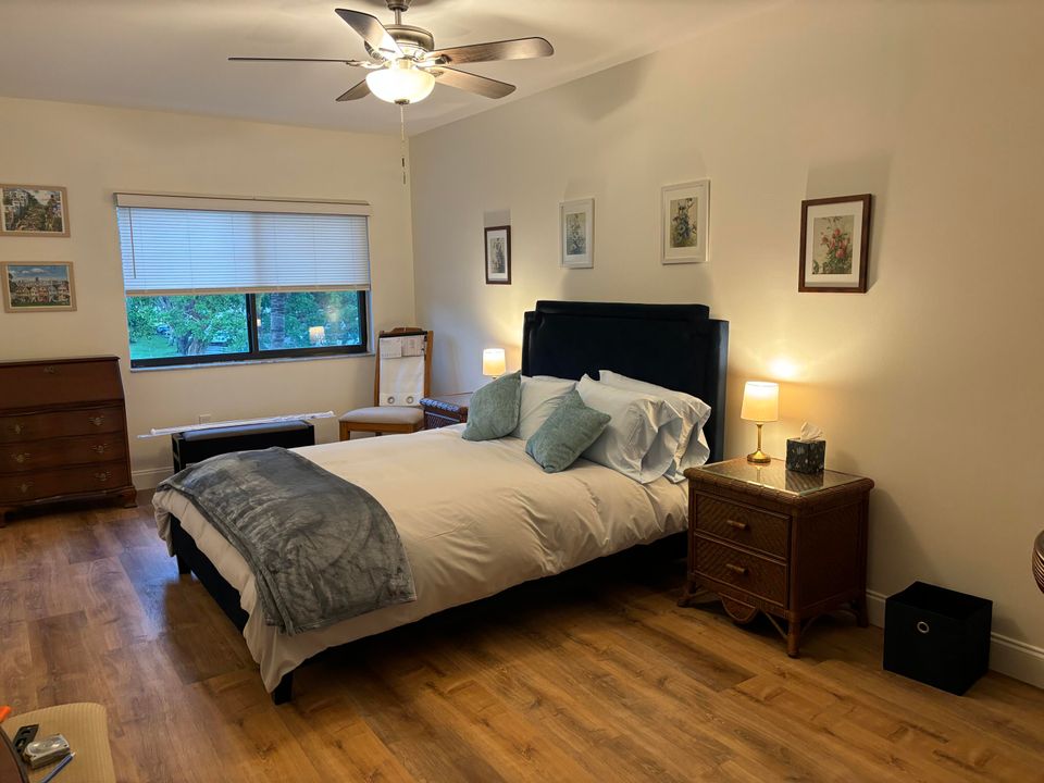 For Rent: $4,200 (2 beds, 2 baths, 1200 Square Feet)