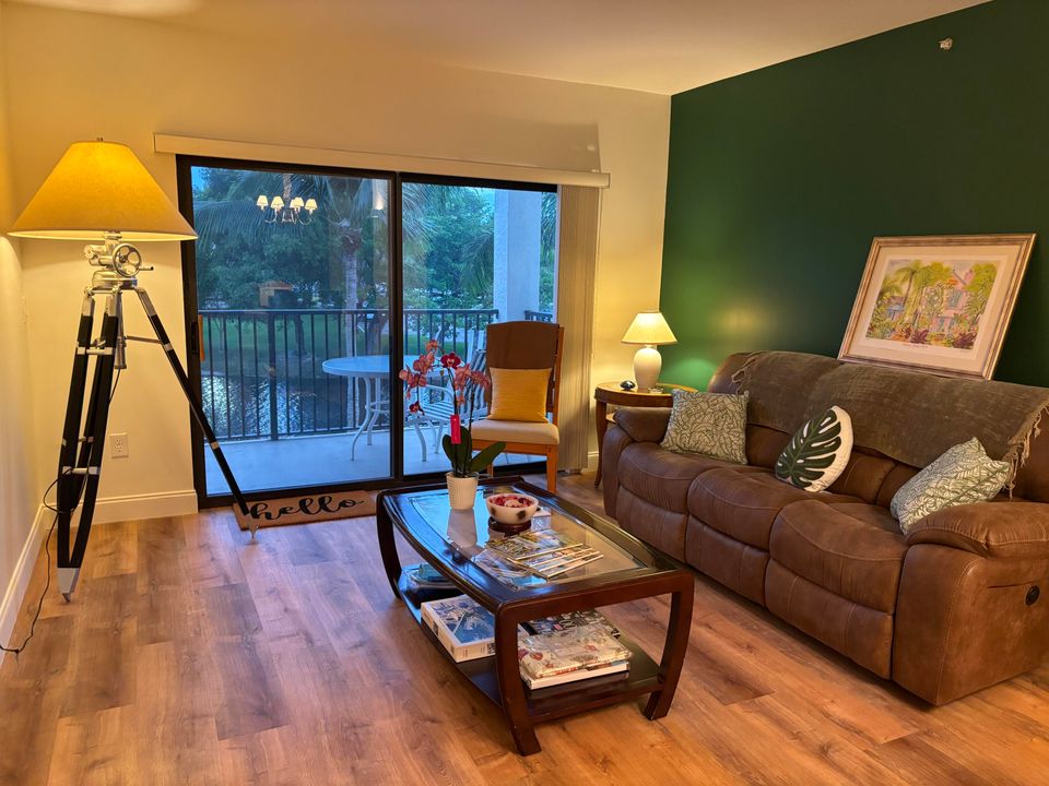 For Rent: $4,200 (2 beds, 2 baths, 1200 Square Feet)