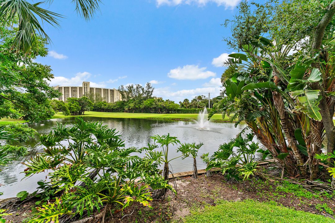 Под контрактом: $6,500 (2 спален, 2 ванн, 1346 Квадратных фут)