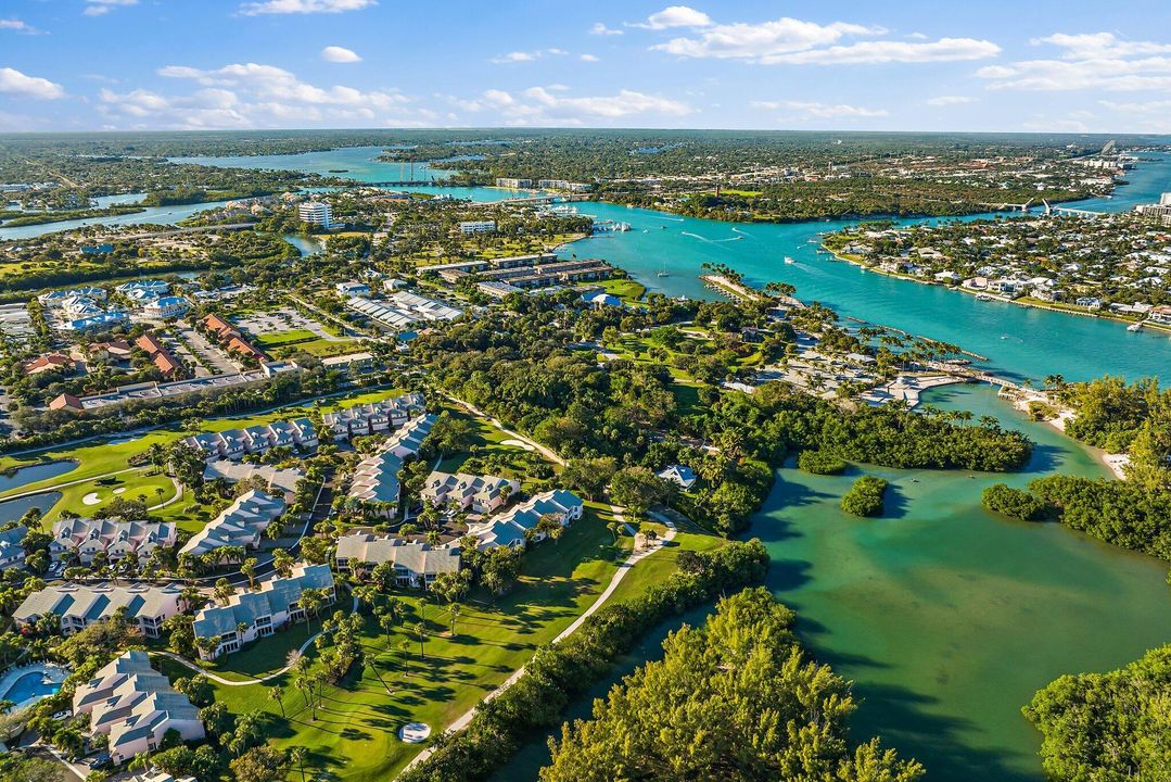 Под контрактом: $6,500 (2 спален, 2 ванн, 1346 Квадратных фут)