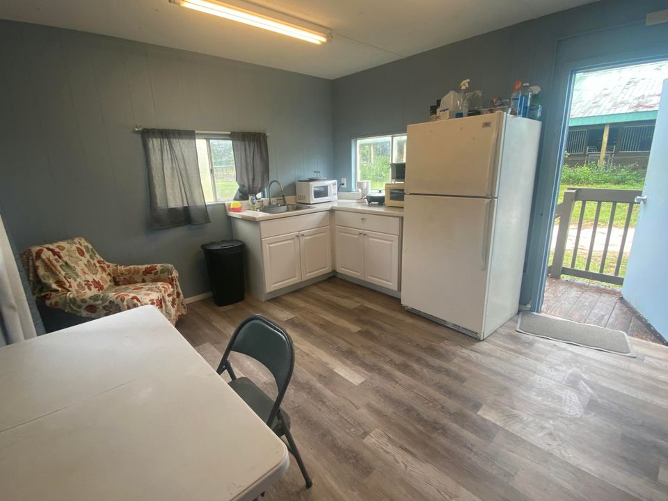 Recently Rented: $1,550 (1 beds, 1 baths, 320 Square Feet)