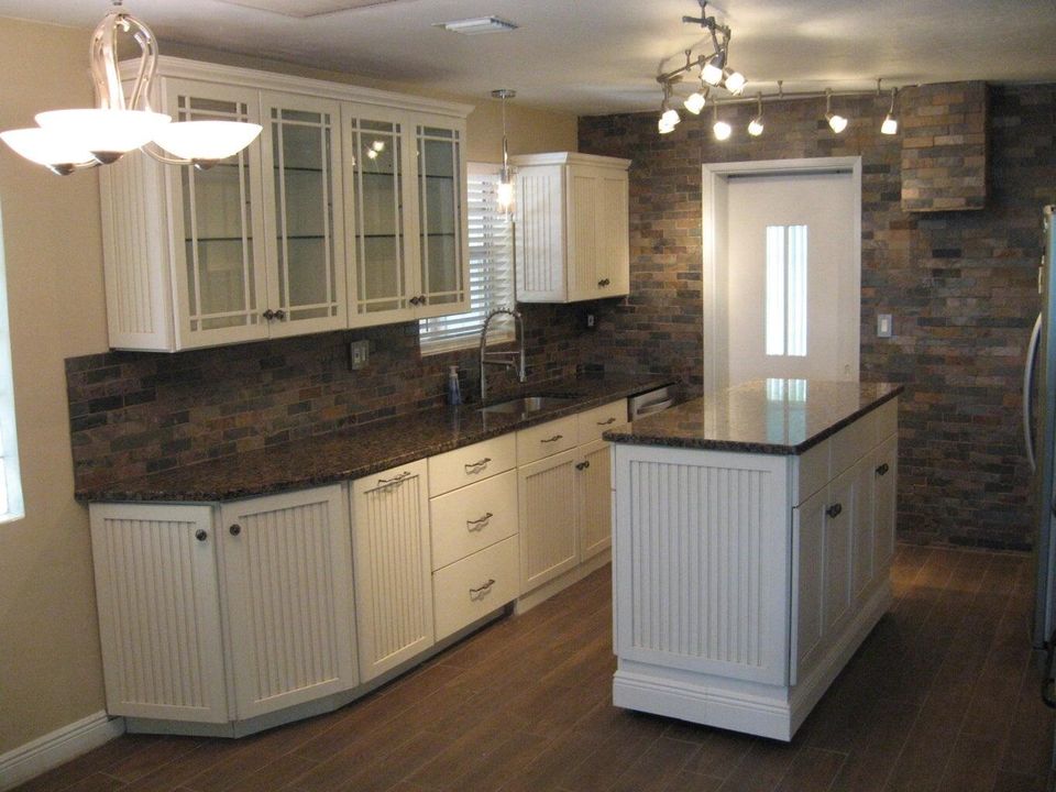 For Sale: $455,000 (3 beds, 2 baths, 1107 Square Feet)