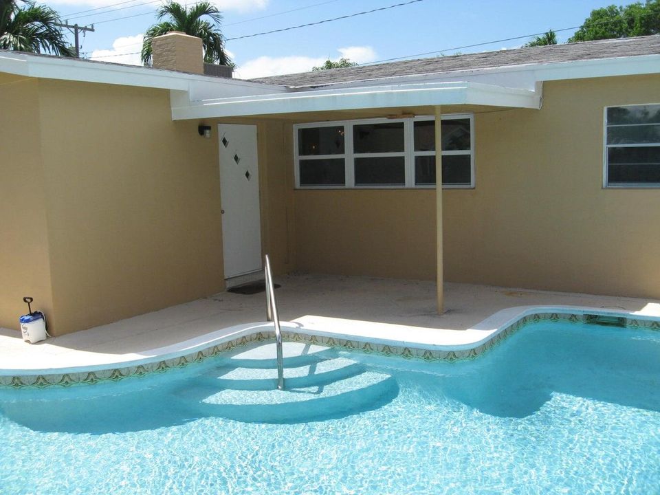 For Sale: $455,000 (3 beds, 2 baths, 1107 Square Feet)