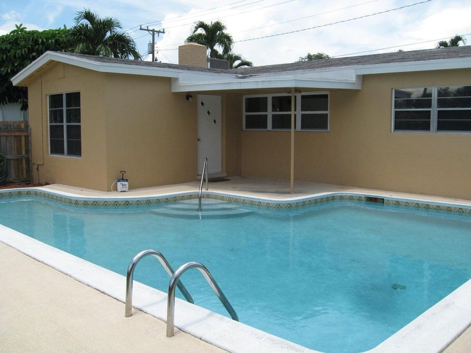 For Sale: $455,000 (3 beds, 2 baths, 1107 Square Feet)